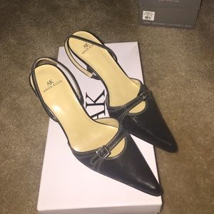 Anne Klein- Issac black heels
