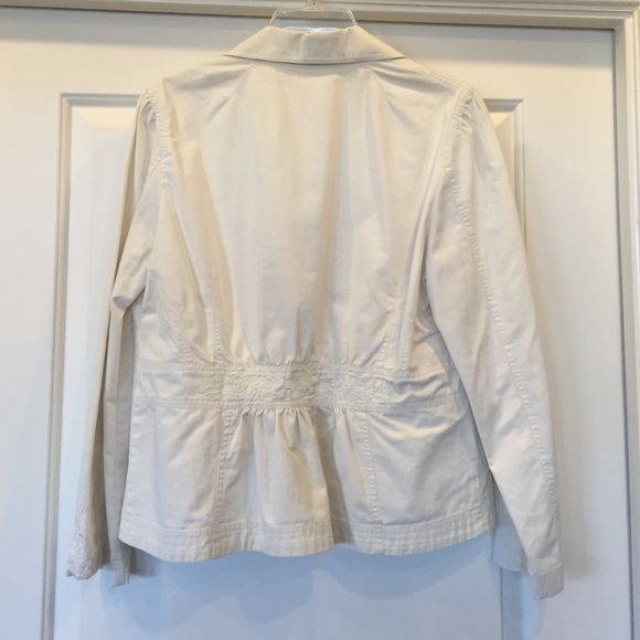 Ivory stitch detailed double button jacket - Picture 2 of 2