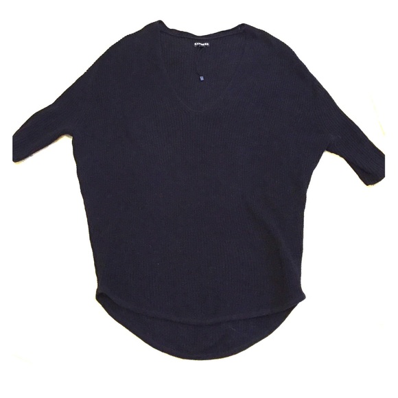 Black slight drop hem sweater