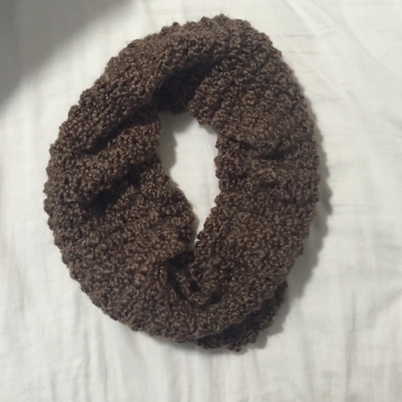 Knit scarf - Picture 2 of 2