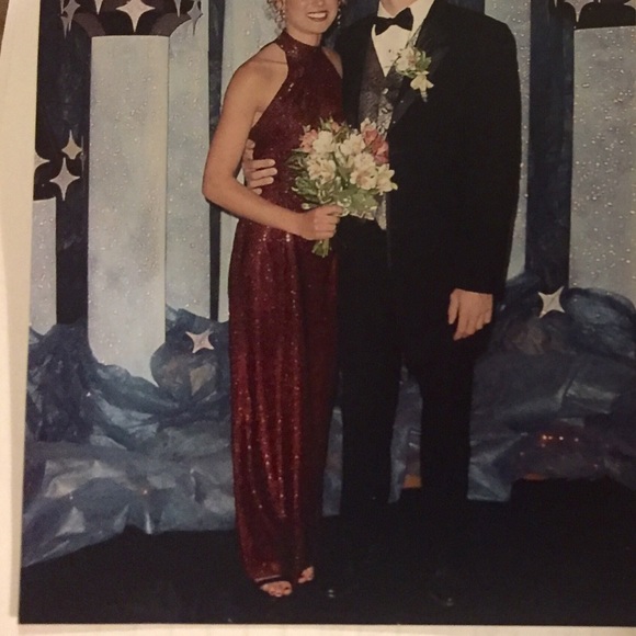 Formal gown; all sequins; beautiful burgundy color - Picture 3 of 4