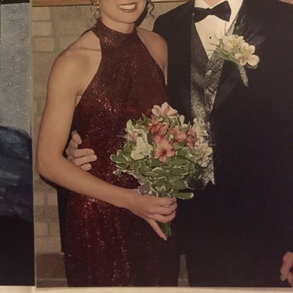 Formal gown; all sequins; beautiful burgundy color - Picture 4 of 4