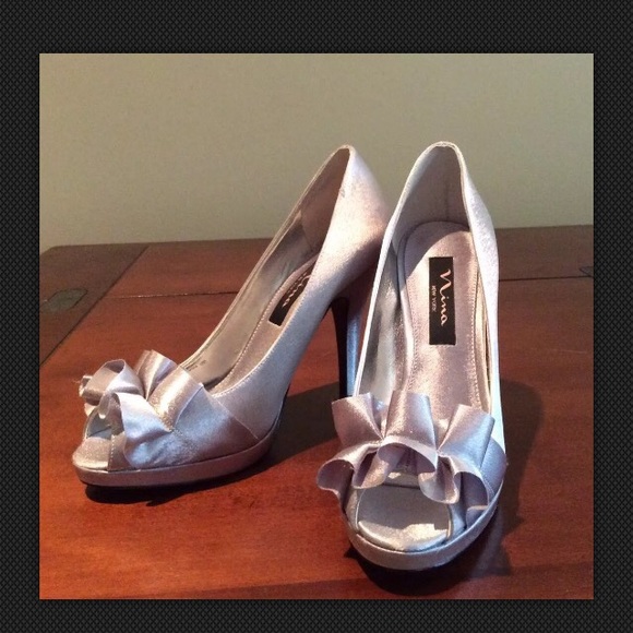 Nina Evelixa Peep Toe Pump