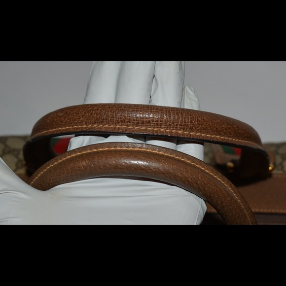 Extra photos of Gucci travel bag!! - Picture 2 of 3