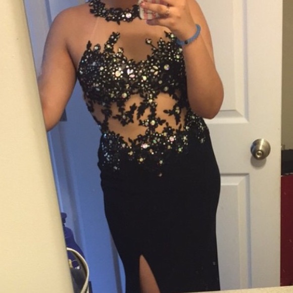 BLACK PROM DRESS - Picture 2 of 4