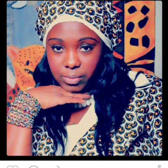 Meet your Posher, Nompucuko - Picture 2 of 2