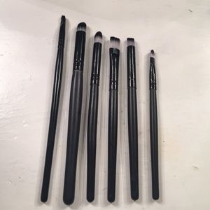 Makeup brush bundle