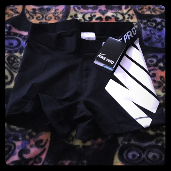 NWT Nike pro spandex 2" shorts