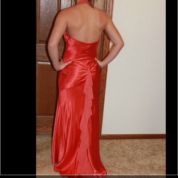 Formal gown - Picture 4 of 4
