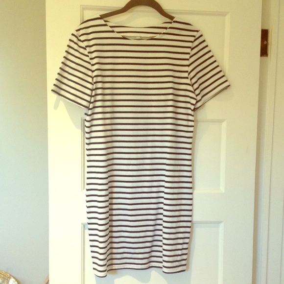Striped tee dress- black & white