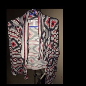Stunning Aztec print open front cardigan!