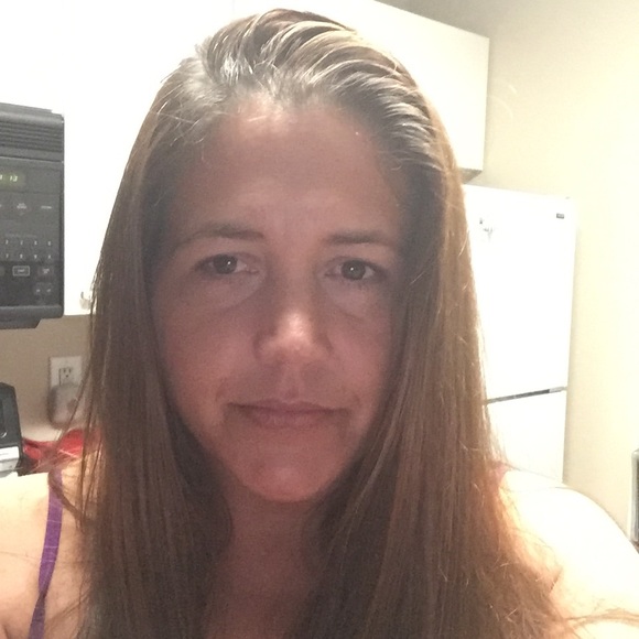 Meet your Posher, Carrie