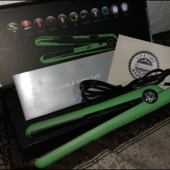 Evolution hair straightener