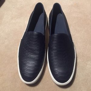 NEW Vince Berlin slip-on sneaker