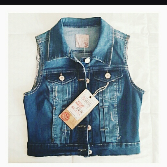 💕💕NWT Denim Vest - Picture 3 of 4