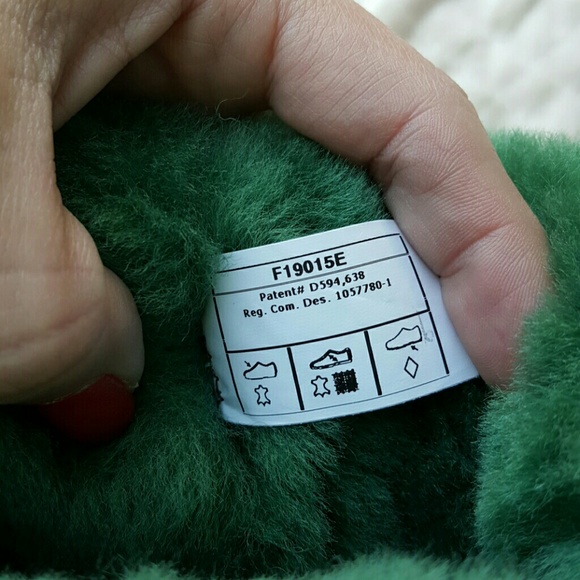 💕SOLD💕NWOT Authentic Classic Short Ugg Boots - Picture 4 of 4