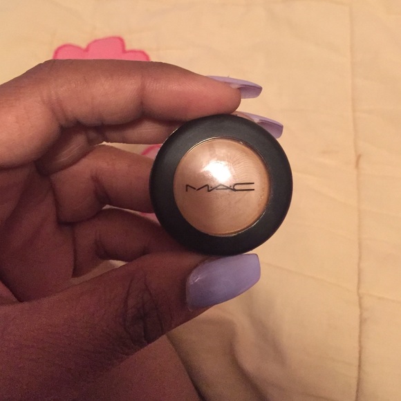 MAC Concealer