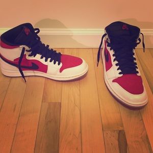NIKE AIR JORDANS RETRO 1 CARMINE