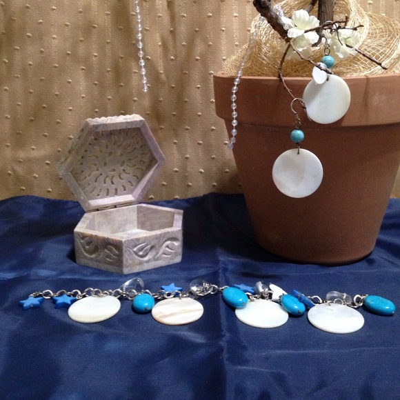 Howlite/Shell Bracelet and Earrings