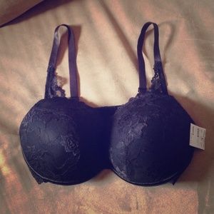 FREDERICKS OF HOLLYWOOD Black Lace Bra NWT