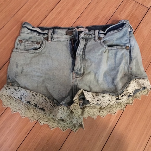 Light green Free People lace shorts