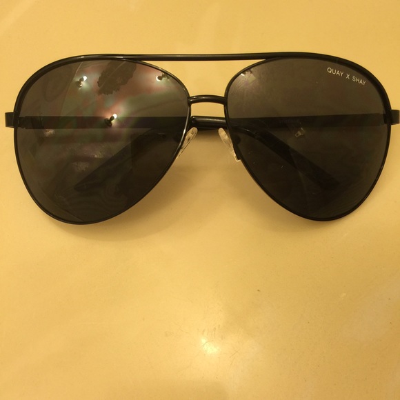 Quay X Shay Mitchell Vivienne