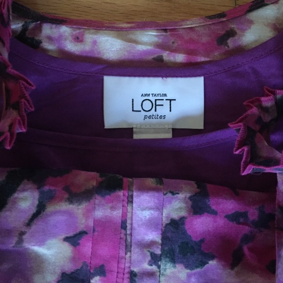 Ann Taylor Petit tank. Perfect for summer! - Picture 2 of 4