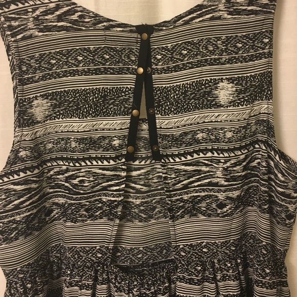 Dress - Picture 3 of 4