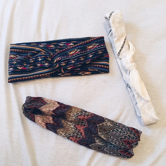 Urban Outfitters Accessories - Bundle of 3 Headbands