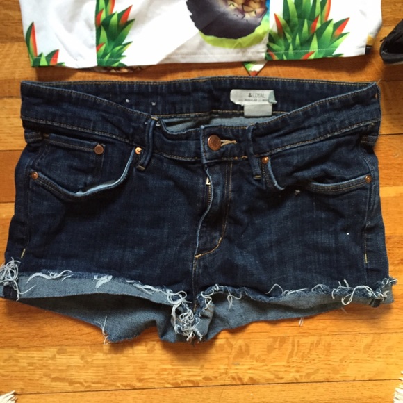 Cut-Off Shorts ✂️ - Picture 2 of 3