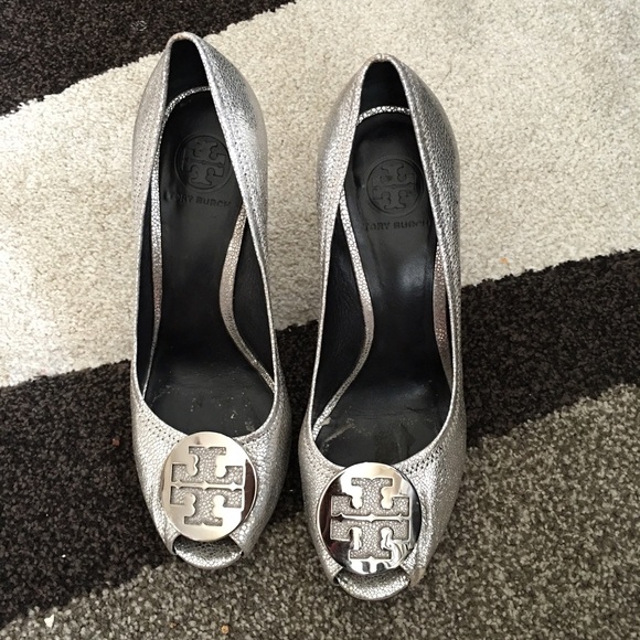Tory burch beautify silver evening shoe