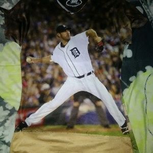 NWOT Justin Verlander graphic shirt