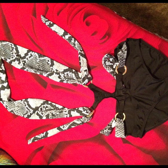 Swimsuit - Picture 4 of 6