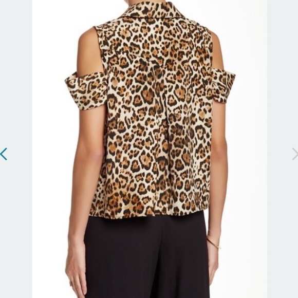 Large WAYF Animal Print Cold Shoulder Blouse - Picture 2 of 2