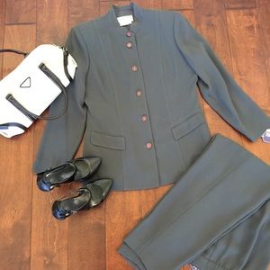 Grey Maggie London business women suit