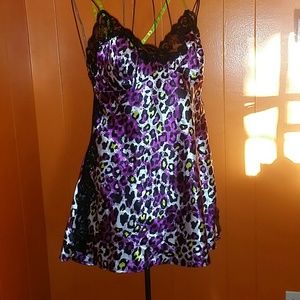 14/16 Fun animal print Chemise