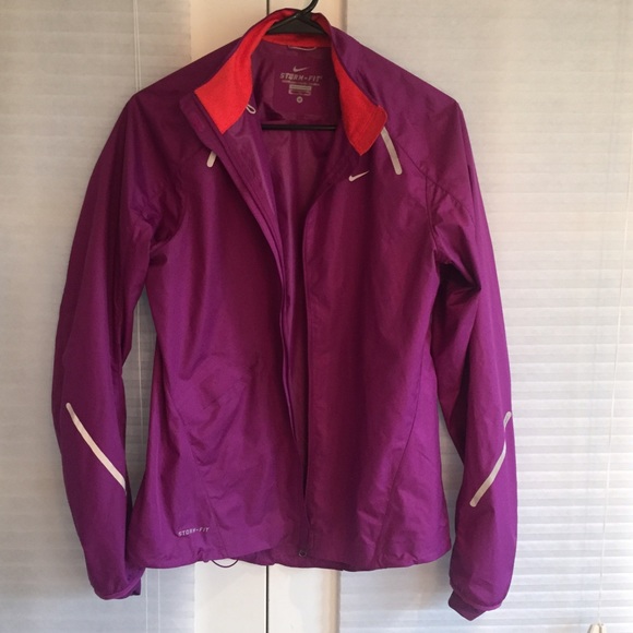 Nike storm fit wind breaker