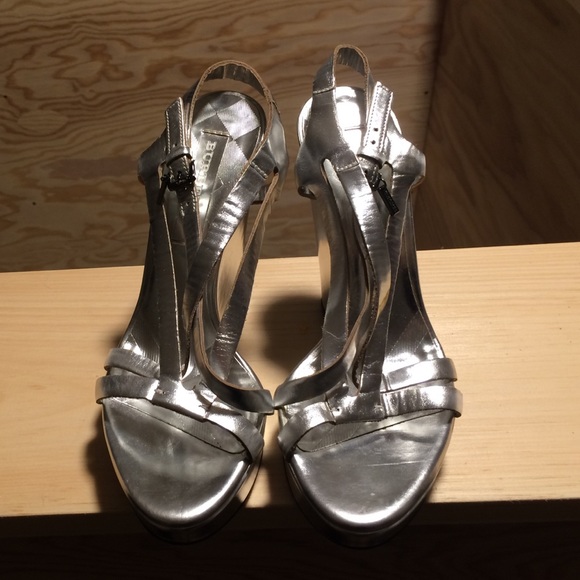 Burberry metallic silver wedges size 6 - Picture 2 of 4