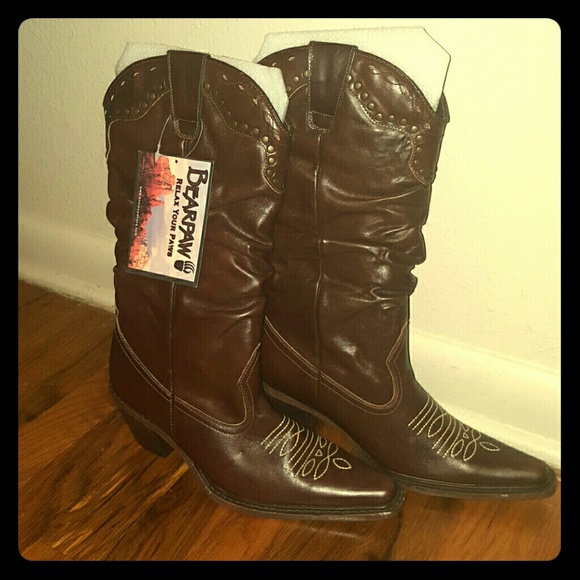 SOLD Bearpaw genuine leather cowgirl boots.
