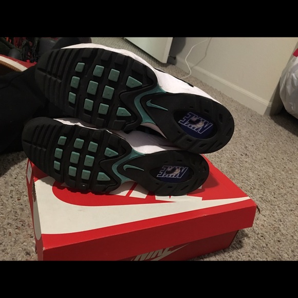 New pair of air max - Picture 3 of 3