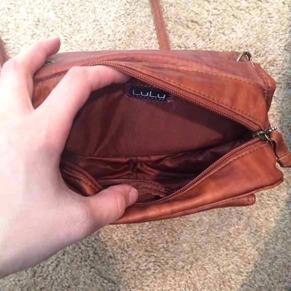 ❌SOLD❌ Small Cognac Brown Crossbody Bag - Picture 4 of 4