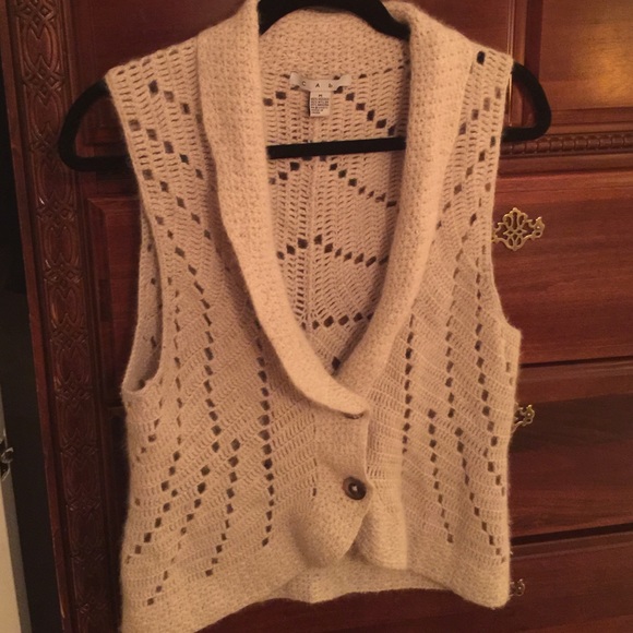 Sweater vest