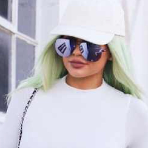 Muse black/purple aviators