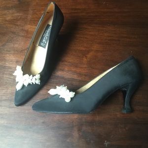 Vintage Kenneth Cole pumps