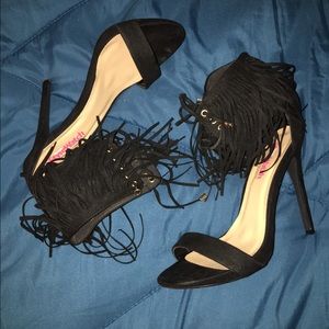 Sexy Black Fringe Heel ✨