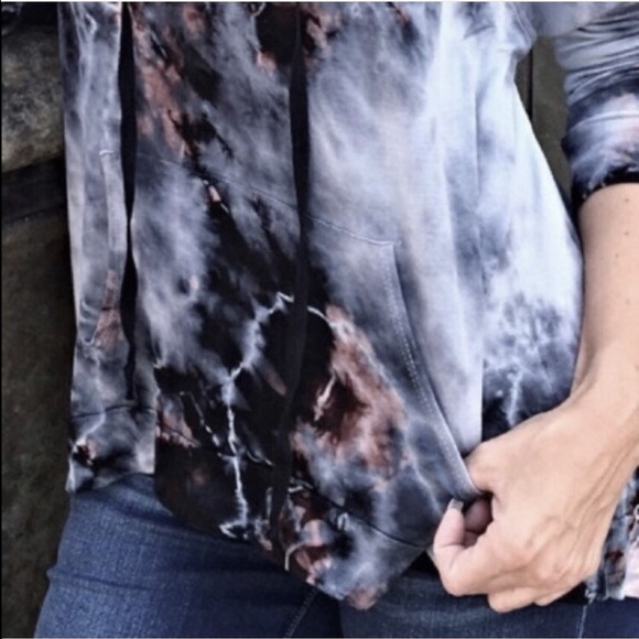 Kangaroo Pocket Hooded Pullover - Picture 4 of 4