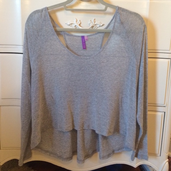 Silver LF long sleeved shirt with open back - Picture 1 of 4