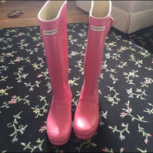 Bubblegum Pink Hunter boots!