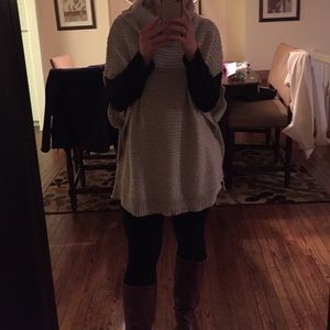 Limited poncho sweater light grey