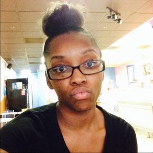 Meet your Posher, Monae